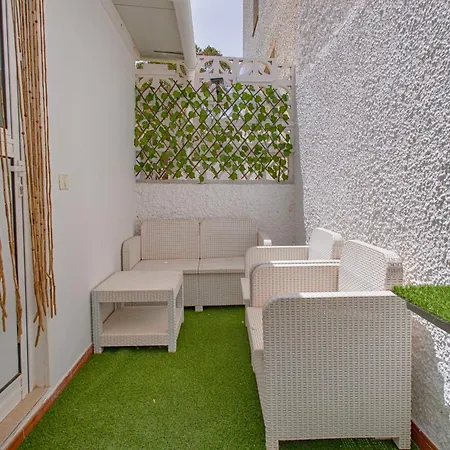 Eureka Tenerife ארונה